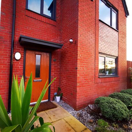The Lawnswood - Central Manchester Holiday Home With Free Parking Exterior foto